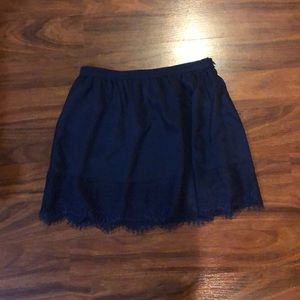 Cute navy skirt size Youth Medium great condition